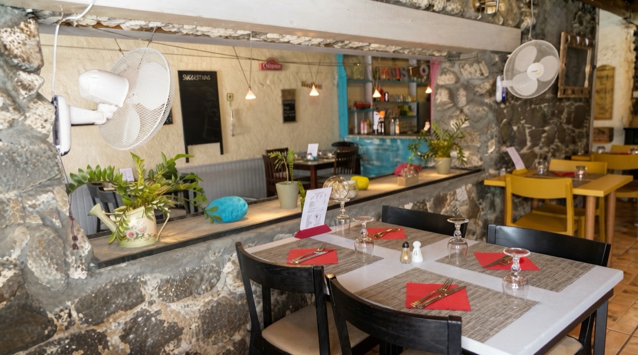 Au Café des Délices à Saint-Pierre, photo 1