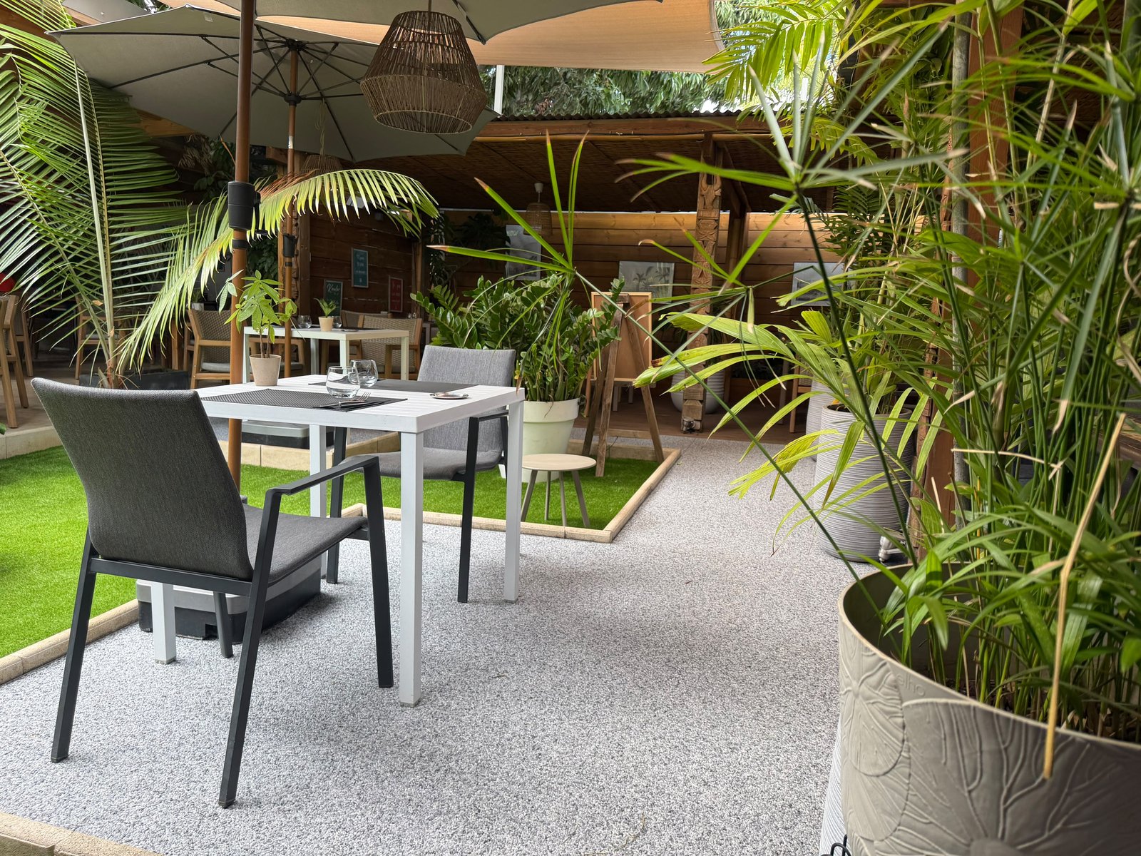 Noméolvidès, restaurant cuisine maison (métro & produits péi) à Saint-Louis